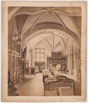 Wnętrze Biblioteki Jagiellońskiej w Collegium Maius ok. 1880 r. Fot. Ignacy Krieger | Ze zbiorów Muzeum Historycznego Miasta Krakowa